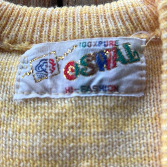 Vintage 100% pure OSWAL hi-fashion yellow textured knit sweater vest - Picture 3 of 5
